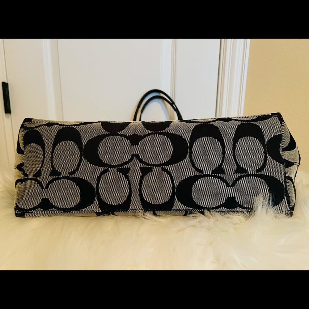 Coach Purse - Picture 6 of 6